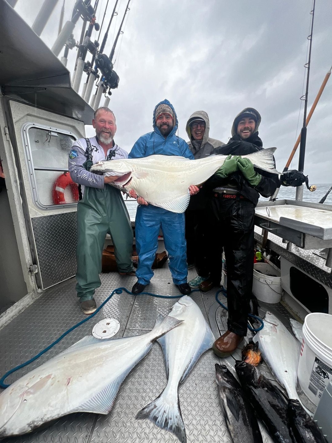 🎣 Another great day on the water with Homer Halibut Hunters! Huge thanks to our guests for fishing with us — we can’t wait to have you back out on the boat. Big thanks to Captain Captain Dave Townsend for a great trip! 🐟 #HomerHalibutHunters #AlaskaFishing #Homer #Halibut #CatchOfTheDay